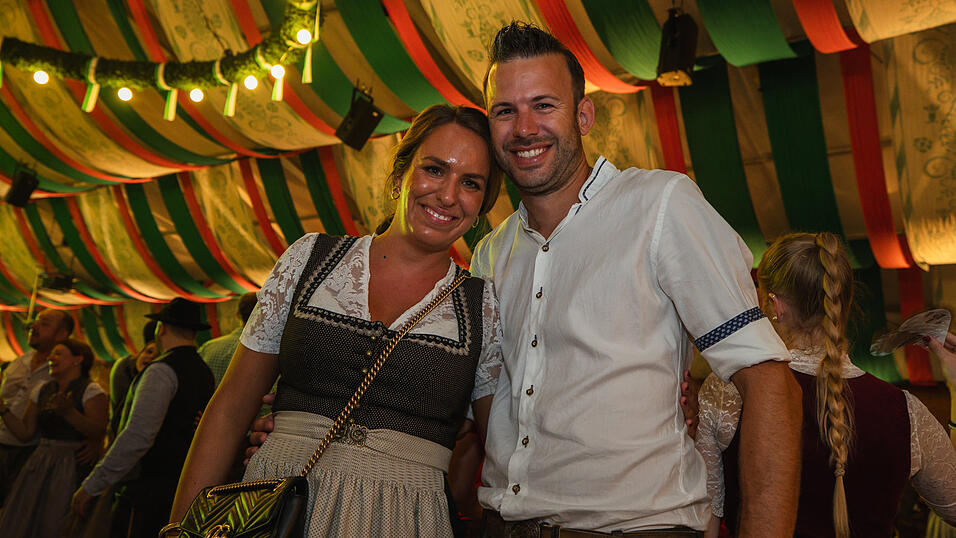Die Partybilder vom Donnerstag, 15. August 2024, aus dem Festzelt Weckmann. Die Partybilder vom Donnerstag, 15. August 2024, aus dem Festzelt Weckmann.