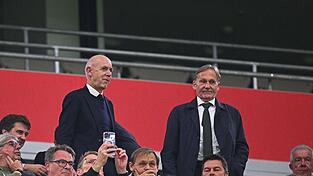 Bernd Neuendorf und Hans-Joachim Watzke (r) sprechen sich gegen Gianni Infantino aus. (Archivbild) Bernd Neuendorf und Hans-Joachim Watzke (r) sprechen sich gegen Gianni Infantino aus. (Archivbild)