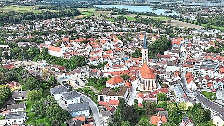 Die Ereignisse der letzten Tage haben weit über die Kreisstadt hinaus hohe Wellen geschlagen. Die Ereignisse der letzten Tage haben weit über die Kreisstadt hinaus hohe Wellen geschlagen.