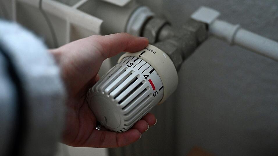 Die Heizrechnung für ein Standardhaus könnte durch die neuen Regelungen bald um 400 Euro pro Jahr steigen. Die Heizrechnung für ein Standardhaus könnte durch die neuen Regelungen bald um 400 Euro pro Jahr steigen.