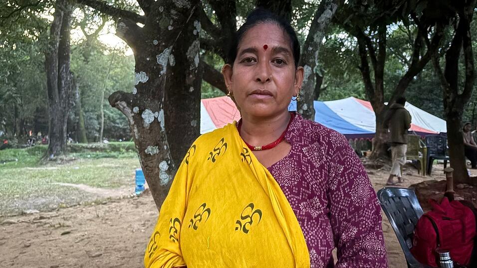 «Nichts ist sicher», sagt die 49-jährige Nepalesin Parbati Adhikari. «Nichts ist sicher», sagt die 49-jährige Nepalesin Parbati Adhikari.