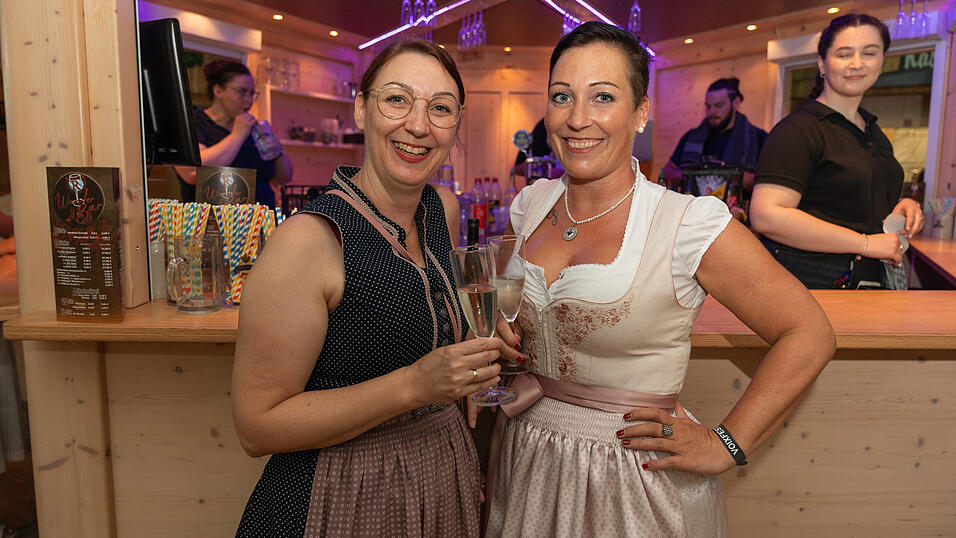 Die Partybilder vom Montag, 21. August 2023, aus dem Festzelt Reisinger. Die Partybilder vom Montag, 21. August 2023, aus dem Festzelt Reisinger.