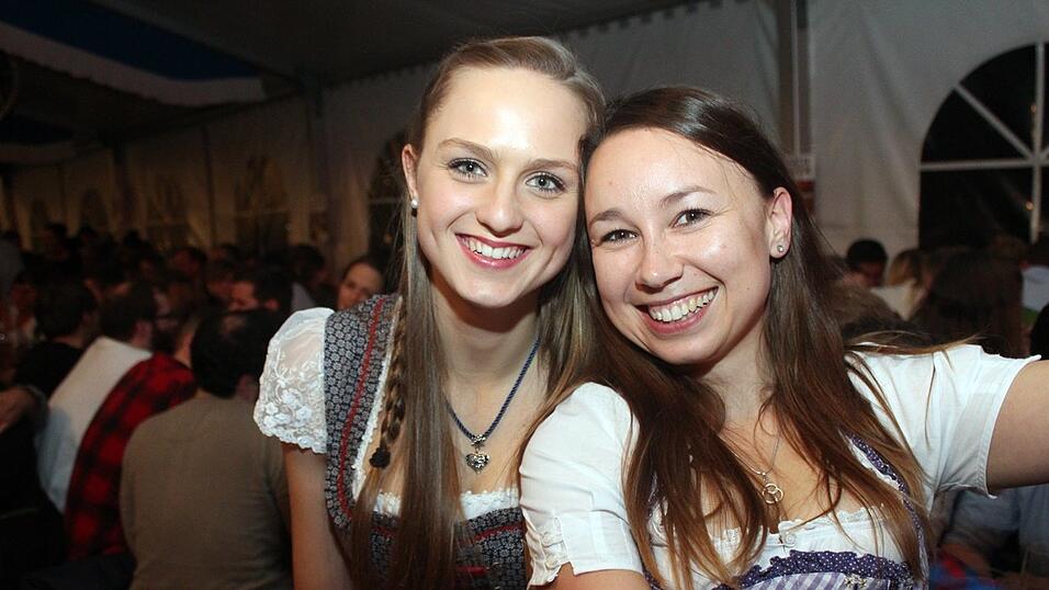 Die besten Bilder vom Wein- und Wei&szlig;bierfest des Burschenvereins Arth und der M&auml;dchengruppe.