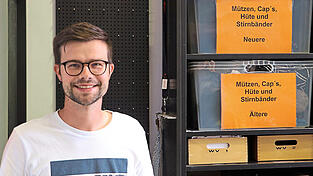 Markus Rengstl, Chef des Landshuter Fundbüros, muss manchmal kreativ werden, um die Besitzer der Fundsachen ausfindig zu machen.