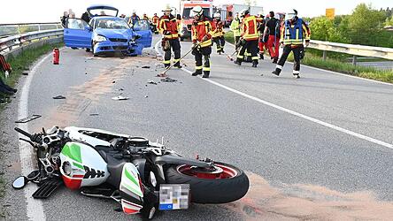 Bei einem Unfall am Sonntagabend ist ein Motorradfahrer schwer verletzt worden.