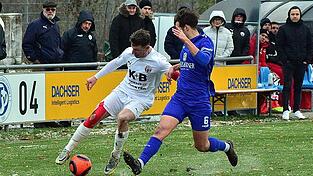 Cham (in Weiß) verlor das letzte Spiel in Würzburg mit 1:4. Cham (in Weiß) verlor das letzte Spiel in Würzburg mit 1:4.