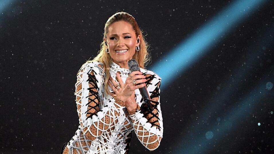 Superstar Helene Fischer verzauberte am Samstagabend 130.000 Zuschauer bei einem Open-Air-Konzert in München. Superstar Helene Fischer verzauberte am Samstagabend 130.000 Zuschauer bei einem Open-Air-Konzert in München.
