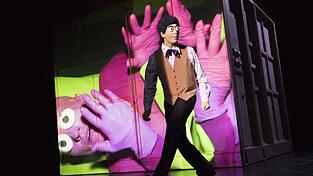 Kafka trifft die Simpsons in dieser 'Verwandlung' in der Münchner Schauburg.