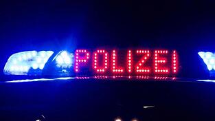 Das Blaulicht auf einem Polizeiauto. Foto: Monika Skolimowska/zb/dpa/Symbolbild Das Blaulicht auf einem Polizeiauto. Foto: Monika Skolimowska/zb/dpa/Symbolbild