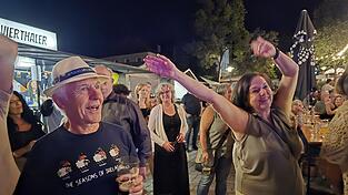 Drei Bühnen und jede Menge Besucher in bester Feierlaune - das erste Platzlfest war ein Erfolg.