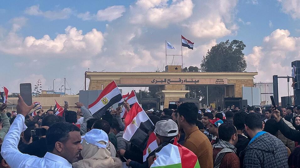 Der Grenzübergang Rafah soll wieder geöffnet werden. Der Grenzübergang Rafah soll wieder geöffnet werden.