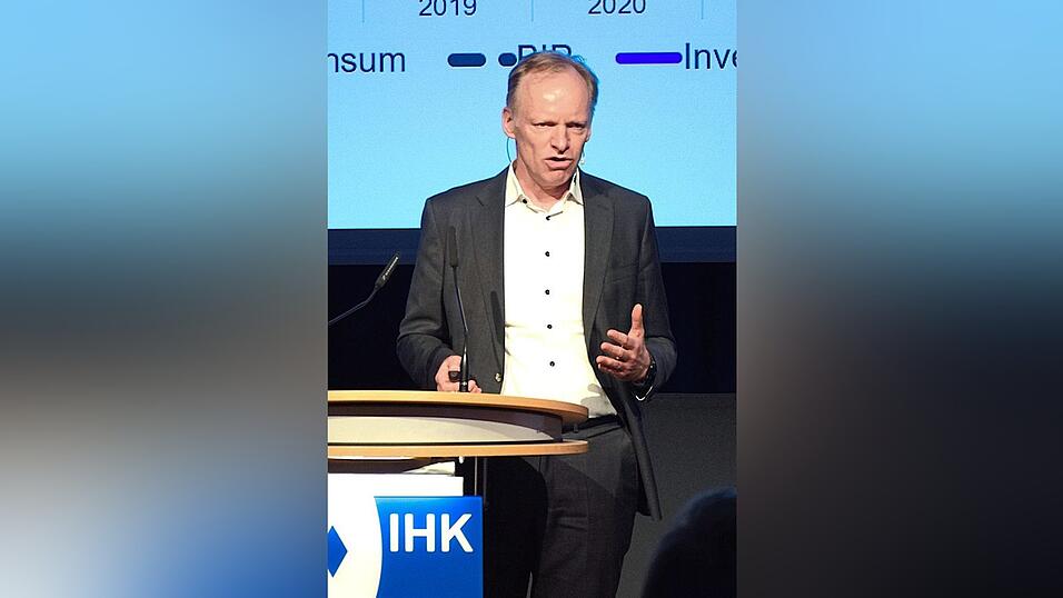 Erkl&auml;rte volkswirtschaftliche Zusammenh&auml;nge klar und verst&auml;ndlich: Prof. Dr. Clemens Fuest.