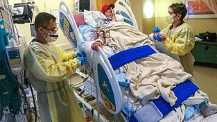 David Bennett ist der Patient, dem weltweit erstmals ein Schweineherz eingesetzt wurde. David Bennett ist der Patient, dem weltweit erstmals ein Schweineherz eingesetzt wurde.