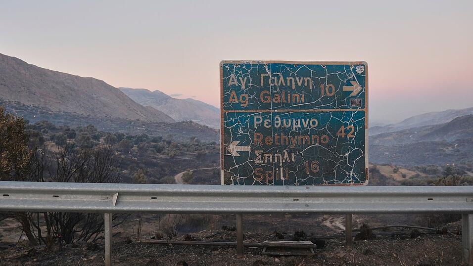 Auf Kreta kamen bislang zwei Feuerwehrleute ums Leben.