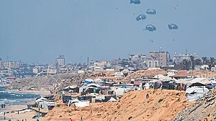 Mehrere Länder versorgen die Menschen im Gazastreifen mittlerweile aus der Luft mit Lebensmitteln. Auch Hilfsgüter aus Deutschland sind nun auf dem Weg in den Nahen Osten.