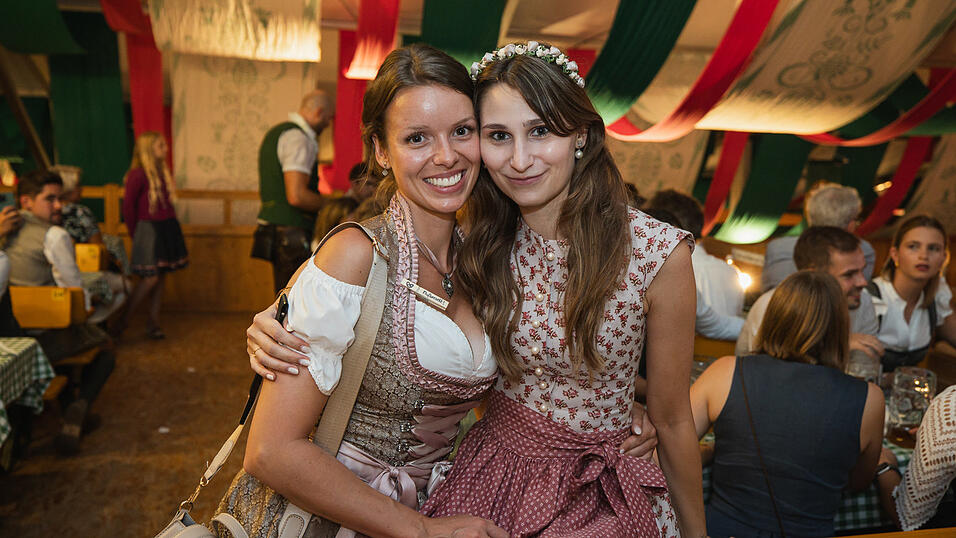Die Partybilder vom Sonntag, 18. August, aus dem Festzelt Weckmann. Die Partybilder vom Sonntag, 18. August, aus dem Festzelt Weckmann.