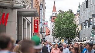 Etwa 150 neue B&auml;ume in der M&uuml;nchner Fu&szlig;g&auml;ngerzone sollen einbezogen werden.