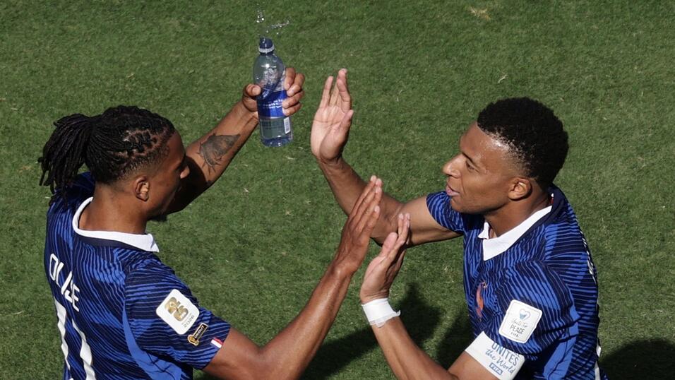 Mit Torjäger Kylian Mbappé bildet Michael Olise ein geniales Offensiv-Duo. (Archivbild) Mit Torjäger Kylian Mbappé bildet Michael Olise ein geniales Offensiv-Duo. (Archivbild)