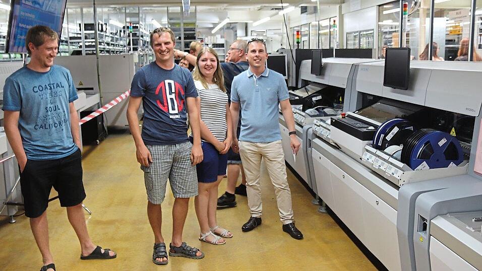 Die Besucher erhielten beim Tag der offenen Tür Einblick in die Produktion. Die Besucher erhielten beim Tag der offenen Tür Einblick in die Produktion.