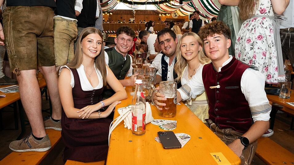 Die Partybilder vom Donnerstag, 13. August, aus dem Festzelt Weckmann. Die Partybilder vom Donnerstag, 13. August, aus dem Festzelt Weckmann.