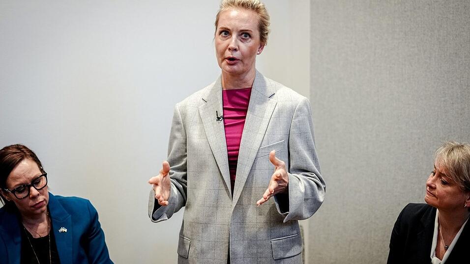 Julia Nawalnaja, die Witwe des prominenten Putin-Kritikers Alexej Nawalny, bei der Pr&auml;sidentation neuer Erkenntnisse zur Todesursache ihres Mannes am Rande der M&uuml;nchner Sicherheitskonferenz.