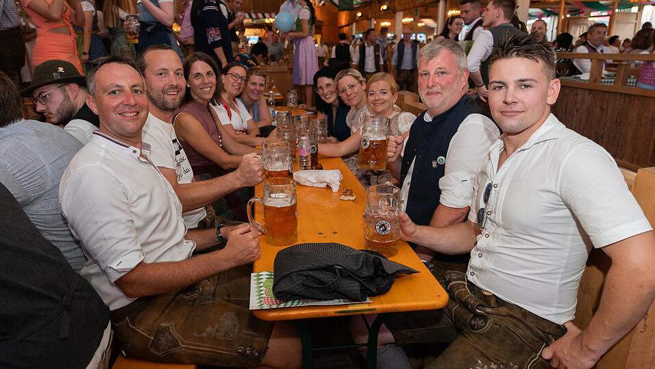 Die Partybilder vom Sonntag, 11. August 2024, aus dem Festzelt Weckmann. Die Partybilder vom Sonntag, 11. August 2024, aus dem Festzelt Weckmann.