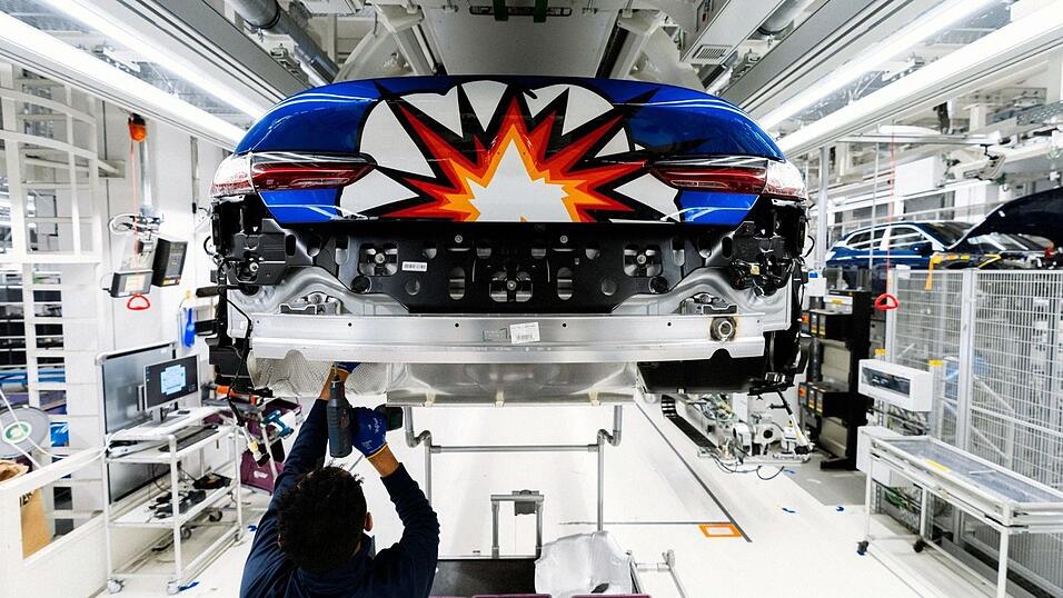 So soll das BMW-Modell 'The 8X Jeff Koons' aussehen, der in Dingolfing ab März entsteht.