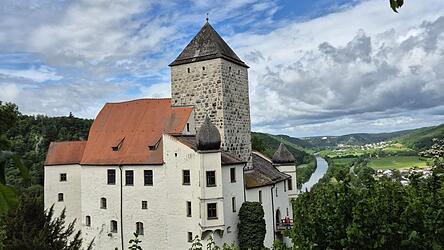 Die Ritterburg thront stolz &uuml;ber dem Altm&uuml;hltal.