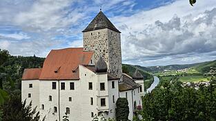 Die Ritterburg thront stolz &uuml;ber dem Altm&uuml;hltal.