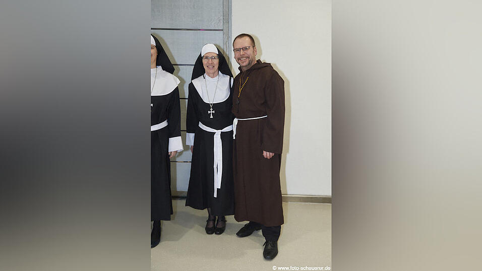 Die Narren waren bester Stimmung und hatten sich allesamt kreative Kostüme ausgesucht. Die Narren waren bester Stimmung und hatten sich allesamt kreative Kostüme ausgesucht.