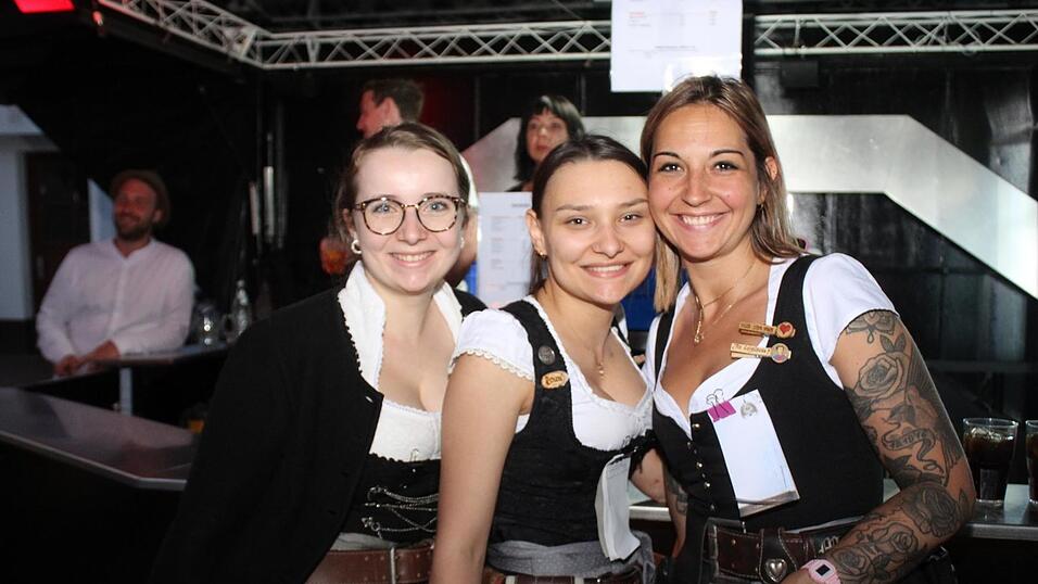 Viele Landshuter genossen ihren Freitagabend auf dem Bismarckplatzfest.