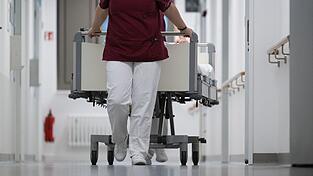 Beschäftigte in kommunalen Kliniken sind für Donnerstag zum Warnstreik aufgerufen. (Archivbild)