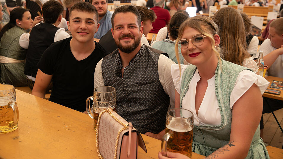 Die Partybilder vom Freitag, 8. August, aus dem Festzelt Nothaft. Die Partybilder vom Freitag, 8. August, aus dem Festzelt Nothaft.