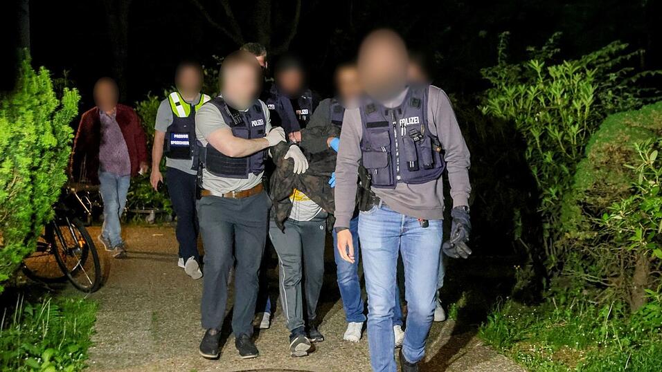 Der Verd&auml;chtige unmittelbar nach seiner Festnahme. (Archivbild)