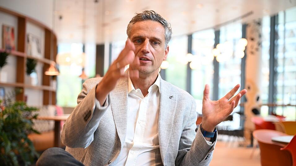 Es geht nach oben mit den Löhnen: Amazon-Deutschlandchef Rocco Bräuniger hofft auf mehr Neueinstellungen. (Archivbild) Es geht nach oben mit den Löhnen: Amazon-Deutschlandchef Rocco Bräuniger hofft auf mehr Neueinstellungen. (Archivbild)
