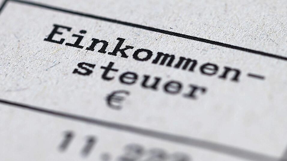 Besonders strittig ist, wie Entlastungen bei der Einkommensteuer finanziert werden sollen. (Symbol)