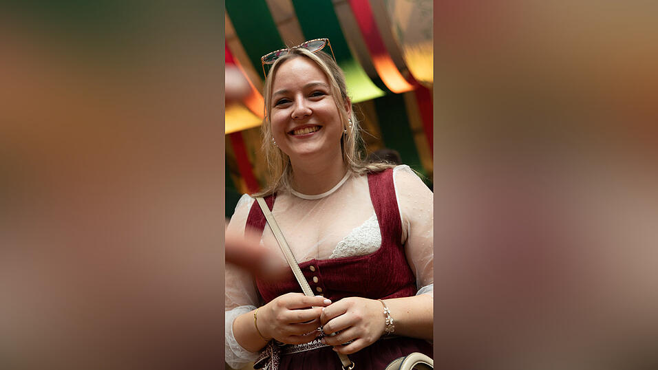 Als die Kapelle Josef Menzl am Montag, 10. August, im Festzelt Weckmann aufspielte, war die Stimmung ausgelassen. Als die Kapelle Josef Menzl am Montag, 10. August, im Festzelt Weckmann aufspielte, war die Stimmung ausgelassen.