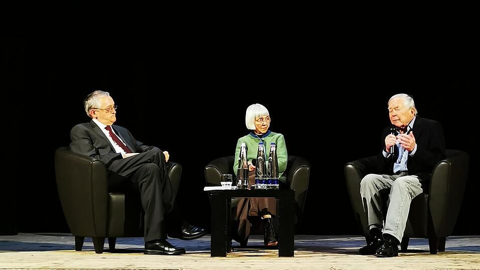 Prof. Dr. G&uuml;nther Dippold, Ira Mazzoni und Dieter Wieland diskutierten &uuml;ber Denkmalschutz einst und heute.