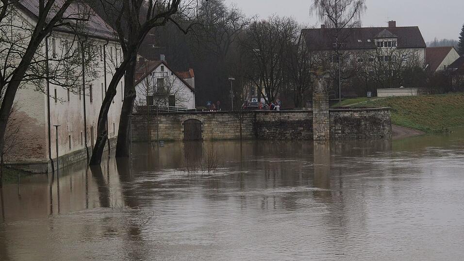 In Straubing trat die Donau &uuml;ber die Ufer.