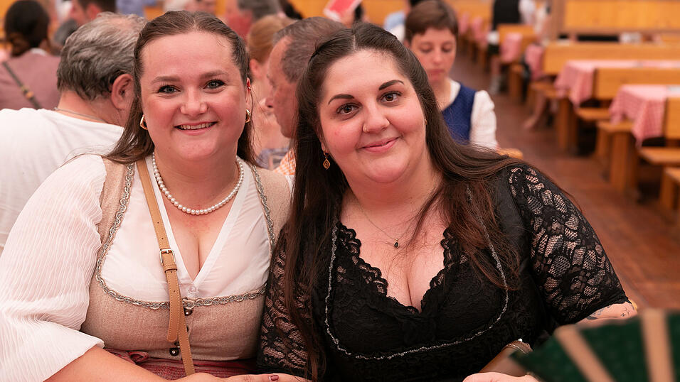 Die Partybilder vom Dienstag, 12. August, aus dem Festzelt Krönner. Die Partybilder vom Dienstag, 12. August, aus dem Festzelt Krönner.