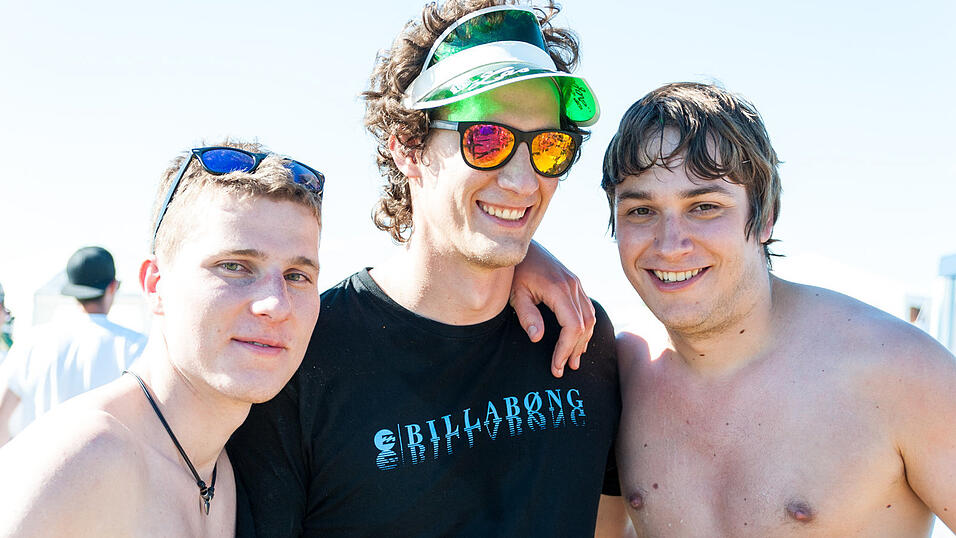 Ein Streifzug durch das Campinggelände: Trotz heißer Temperaturen sind die Festivalbesucher bestens gelaunt. (Foto: Susanne Raith) Ein Streifzug durch das Campinggelände: Trotz heißer Temperaturen sind die Festivalbesucher bestens gelaunt. (Foto: Susanne Raith)