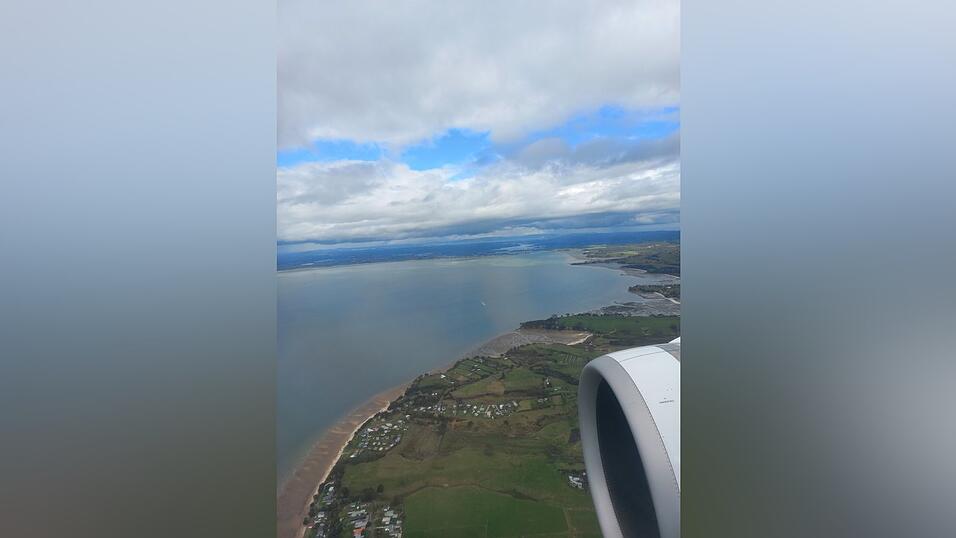 Ohne Flieger geht’s nicht: Kati Auerswald versucht jedoch, möglichst wenig zu fliegen. Ohne Flieger geht’s nicht: Kati Auerswald versucht jedoch, möglichst wenig zu fliegen.
