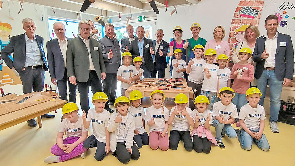 H&auml;mmern und S&auml;gen beim Baumeister-Tag im Kindergarten Hummelburg: Der Nachwuchs konnte sein K&ouml;nnen zeigen.