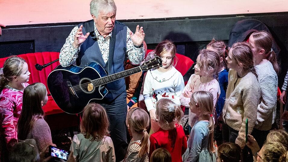 Der Text Rolf Zuckowskis «In der Weihnachtsbäckerei» ist einer von neun in der Klage der Gema gegen OpenAI. (Archivbild)