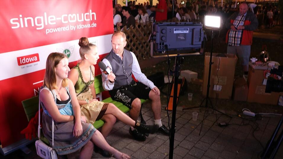 Die Eindrücke der Single-Couch in Bildern, aufgenommen am Freitag, 10. August. Die Eindrücke der Single-Couch in Bildern, aufgenommen am Freitag, 10. August.