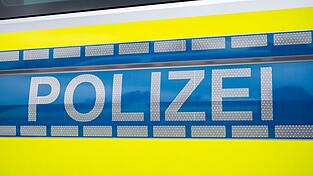 Großeinsatz der Kriminalpolizei: Verdacht auf Besitz verbotener Dateien. (Symbolbild) Großeinsatz der Kriminalpolizei: Verdacht auf Besitz verbotener Dateien. (Symbolbild)