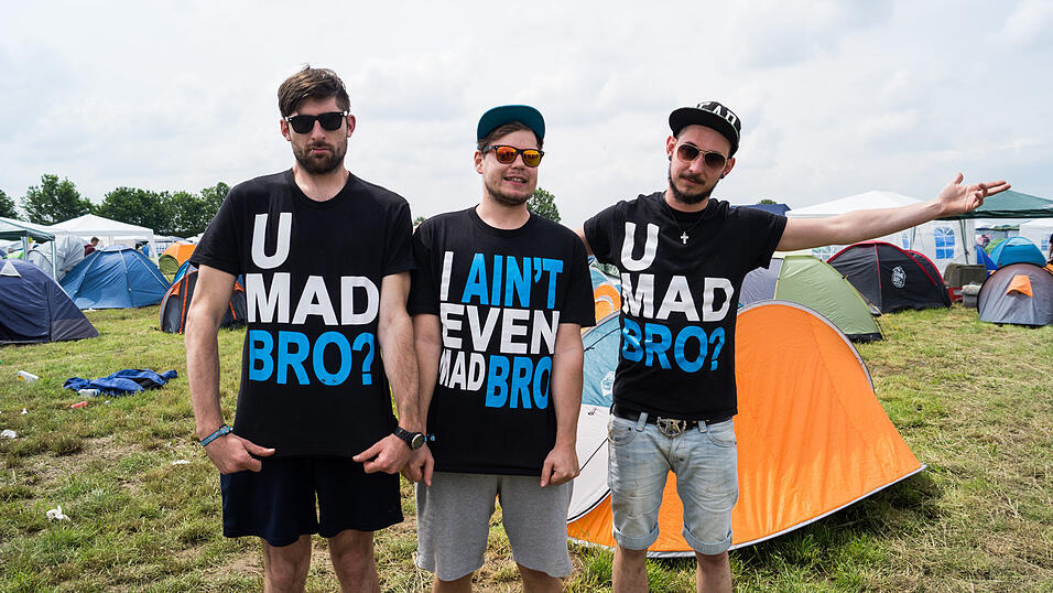 Auf dem Campingplatz lassen es die Pfingst-Open-Air-Besucher richtig krachen, aufgenommen von Regina H&ouml;lzel am Freitag.