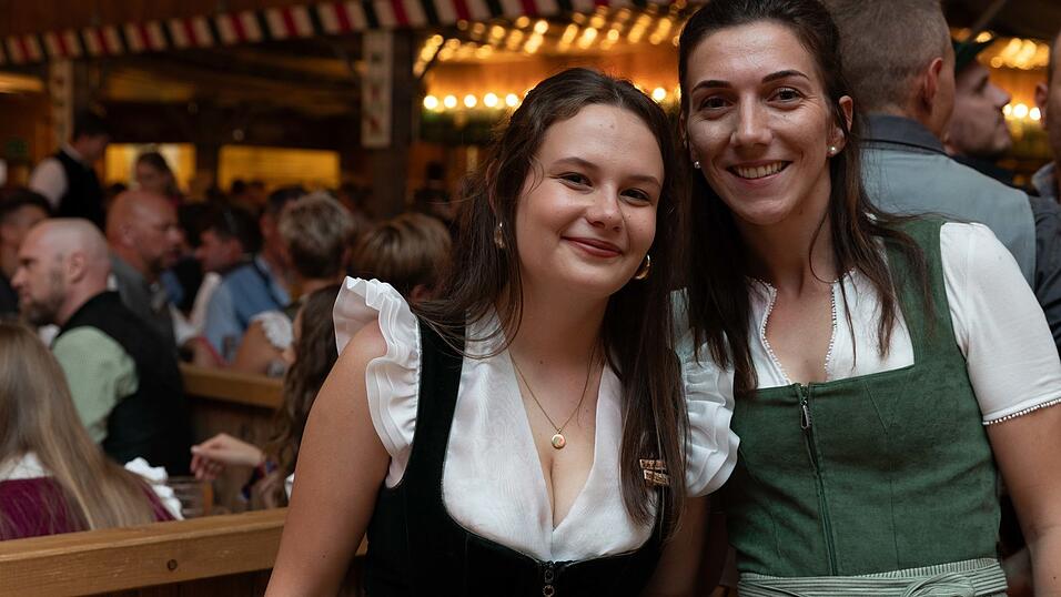 Die Partybilder vom Samstag, 8. August, aus dem Festzelt Weckmann. Die Partybilder vom Samstag, 8. August, aus dem Festzelt Weckmann.