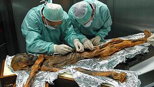 Ötzi wurde hundertfach untersucht Ötzi wurde hundertfach untersucht