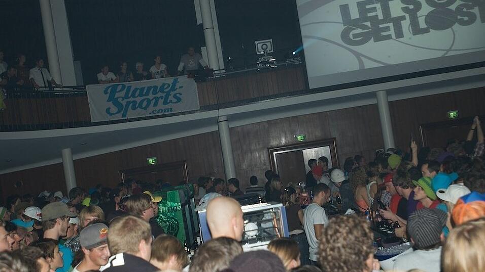 Rund 4000 Boarderfreunde feierten bei der Weltpremiere des neuesten Films von Isenseven, 'Let's go get lost' in M&uuml;nchen.